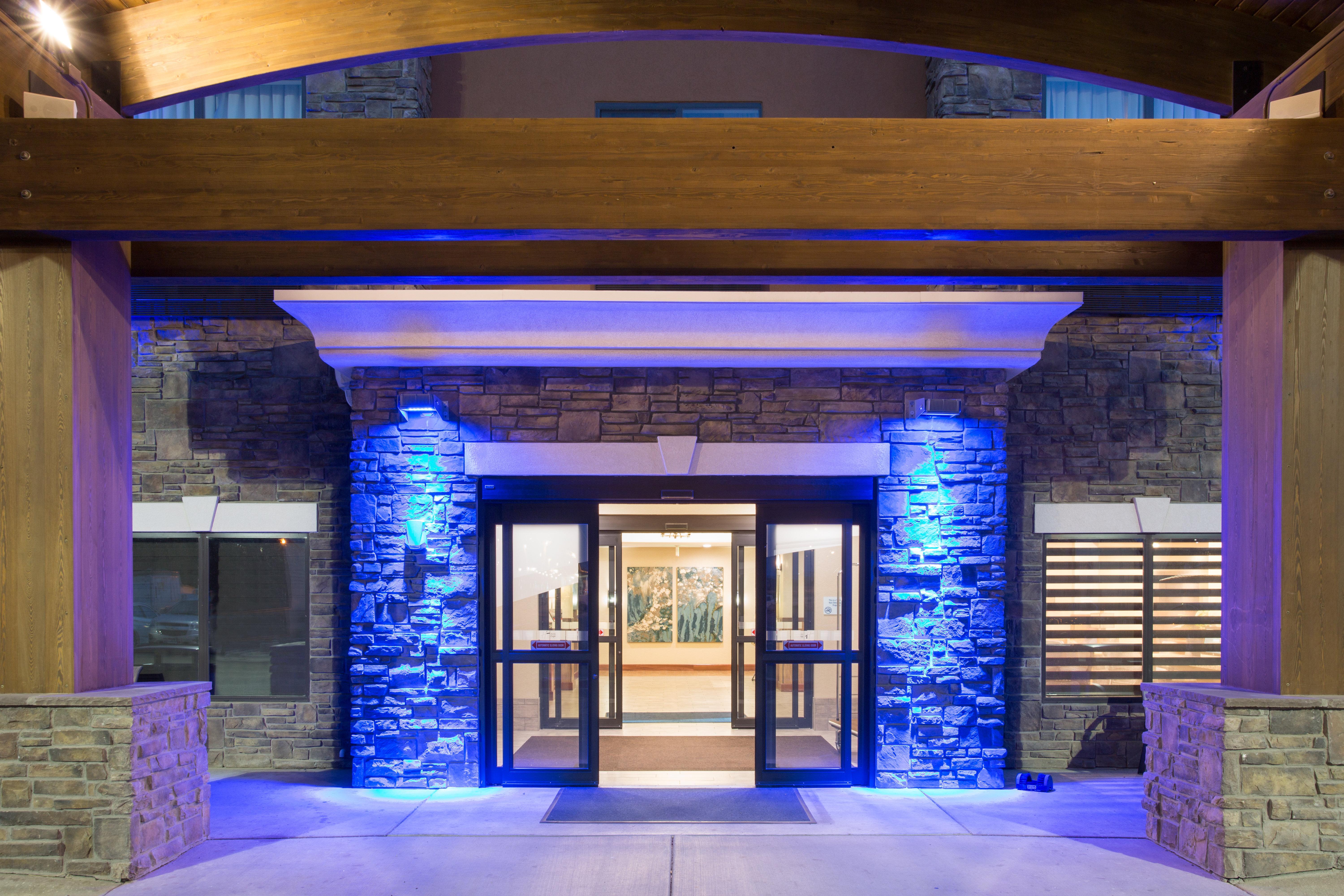 Holiday Inn Express & Suites Glendive By Ihg Exterior foto